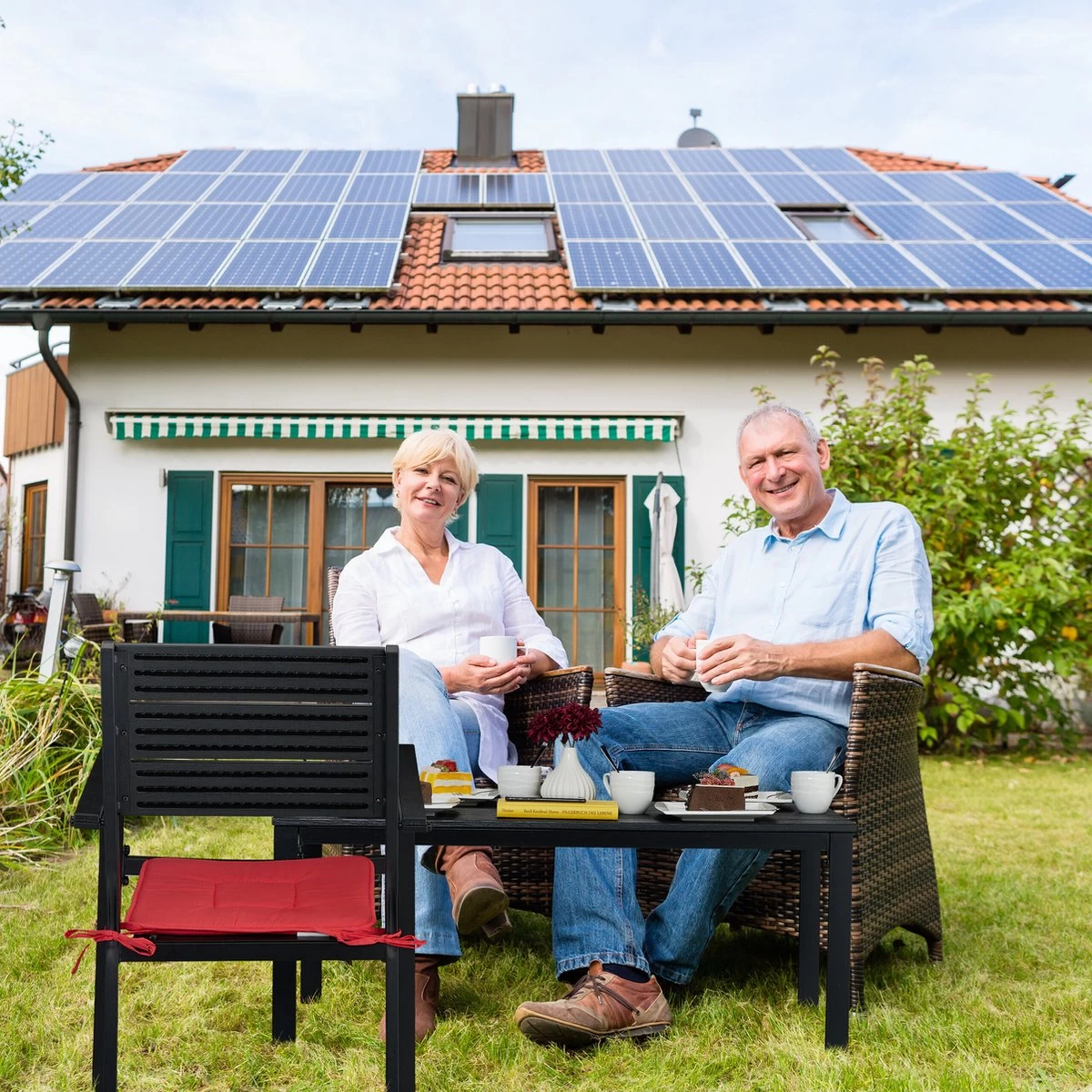 Relaxdays Tuintafel Rechthoek - Lage Buitentafel - Metalen Balkontafel - Eettafel Buiten - Afbeelding 2