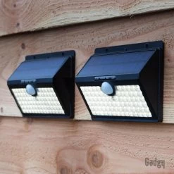 Gadgy Solar Buitenlamp Met Bewegingssensor - Wandlamp Set Van 2 - 78 Led's - Tuinverlichting Op Zonne-energie - IP45 Waterdicht Voor Tuin / Wand / Oprit