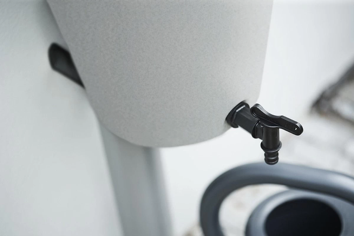 Elho Green Basics Rain Catcher 33 - Regenton Voor Balkonbuiten - Ø 33.5 X H 73.5 Cm - Grijs/Living Concrete - Afbeelding 9